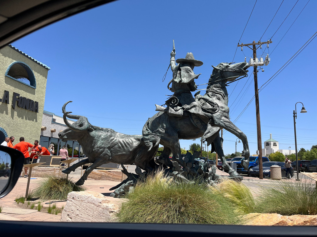 Street Sculptures景点图片