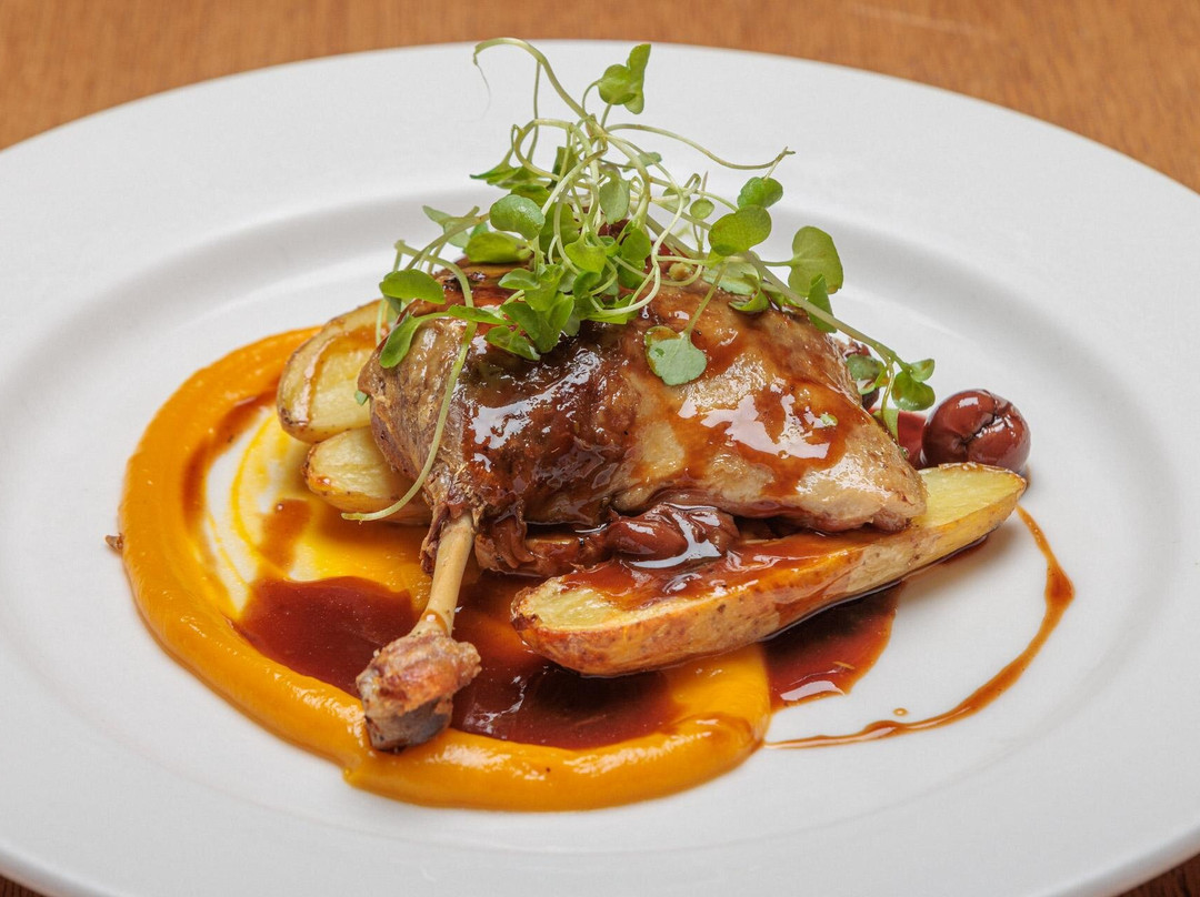 努沙餐馆和美食-Little Humid