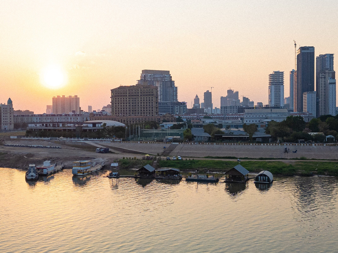 Floatation-金边必去景点