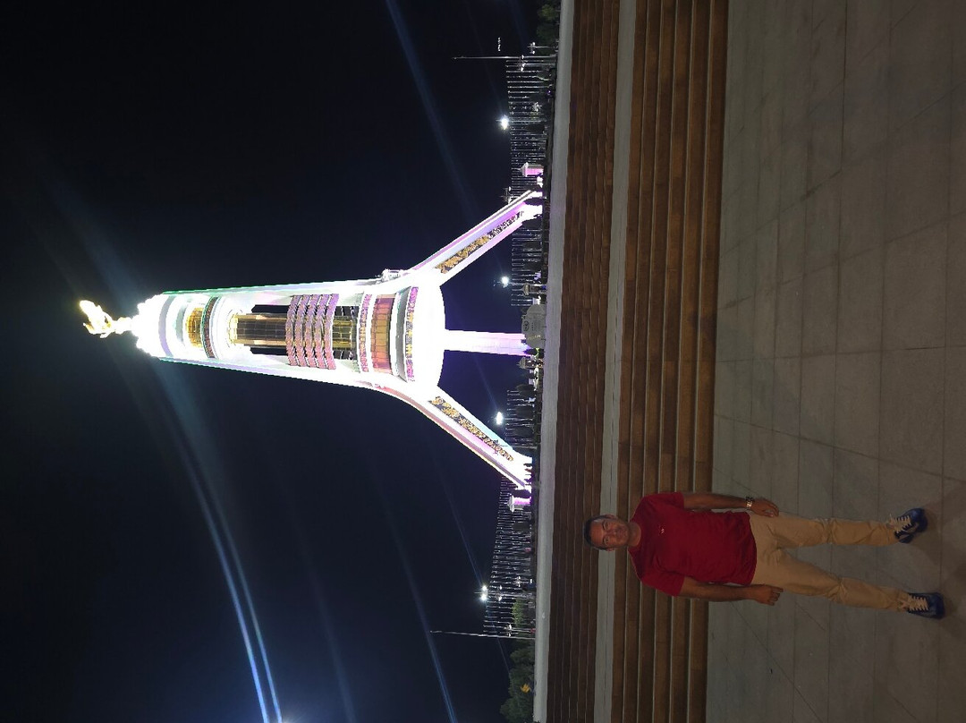 Monument Arch of Neutrality-阿什哈巴德必去景点