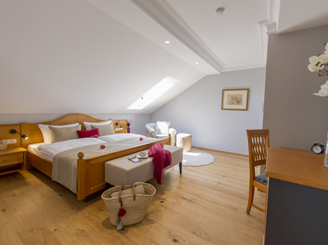 Hotel St. Leonhard Garni主图