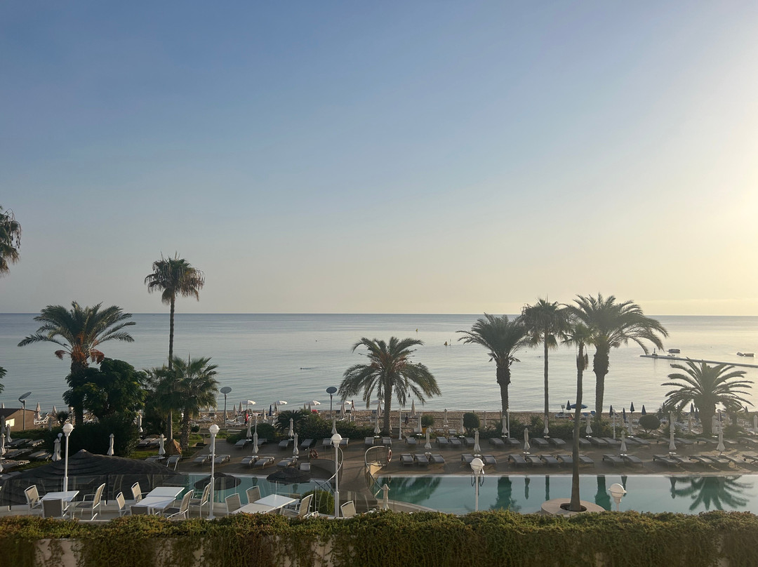 Sunrise Beach Hotel主图