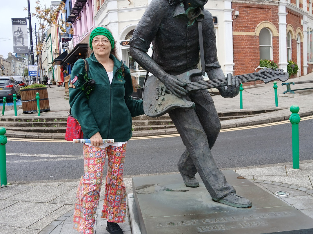 Rory Gallagher Statue-Ballyshannon必去景点