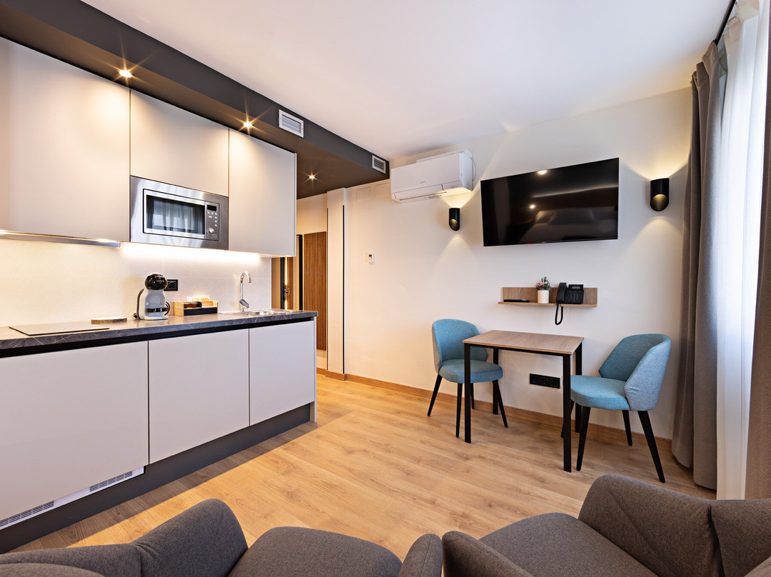 Apartamentos Colón 27主图
