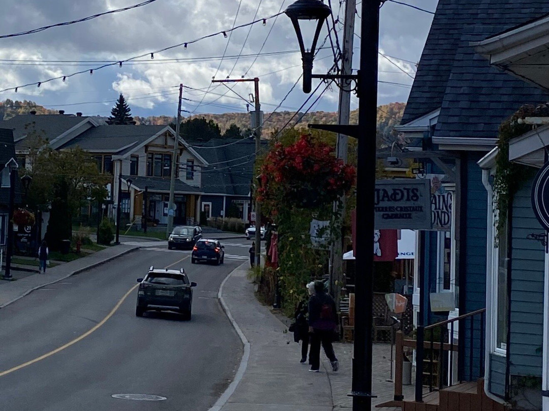 Sommet Saint-Sauveur-Saint Sauveur des Monts必去景点