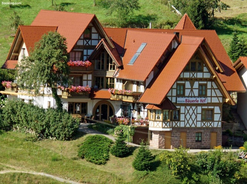 鲍尔勒霍夫旅馆主图