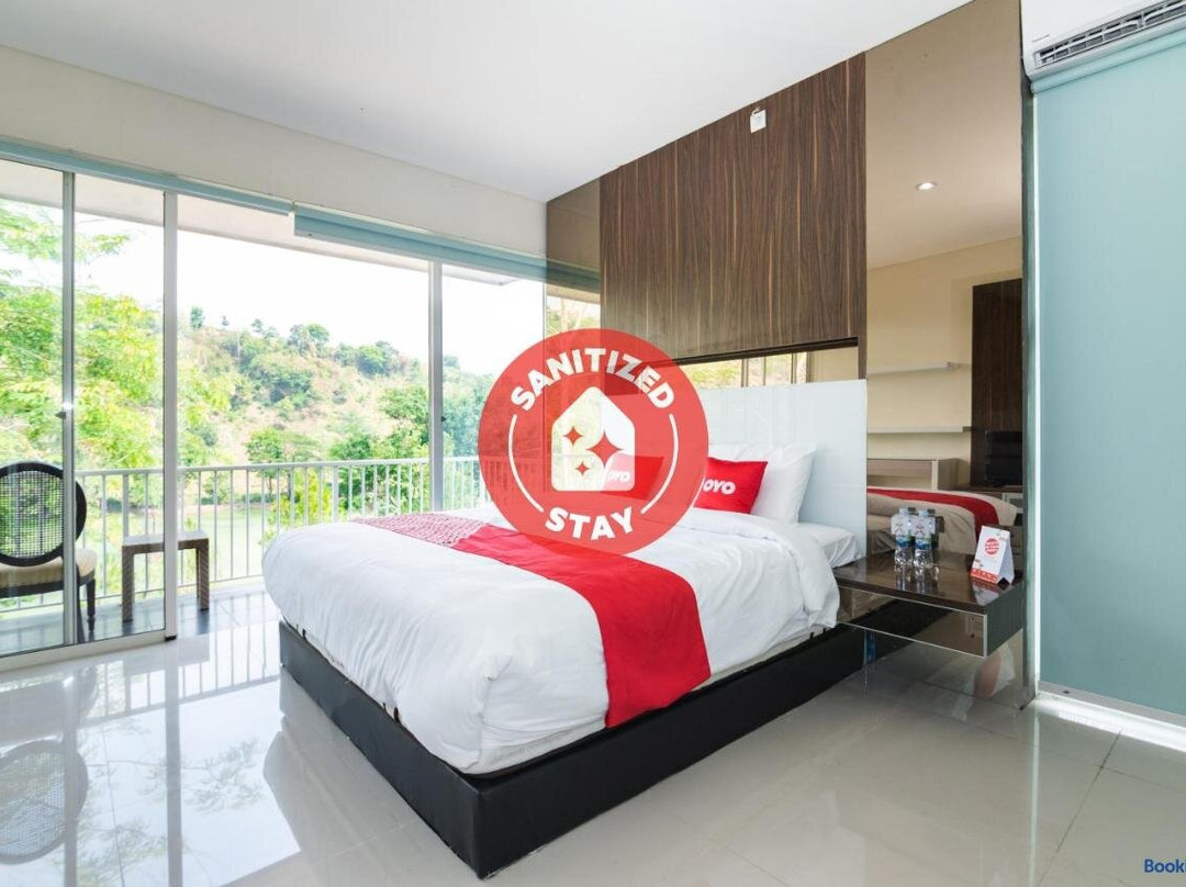 OYO 2001 Taman Dayu Villa Golf View