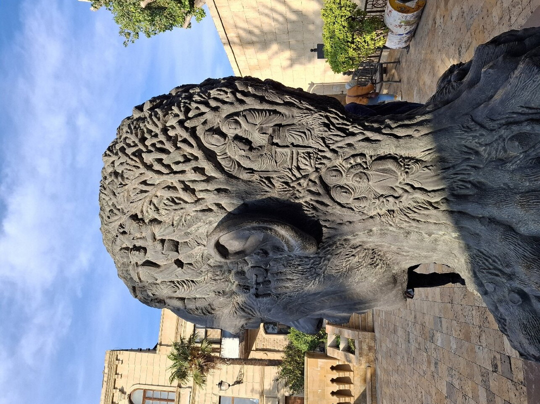 Vahid Monument-巴库必去景点
