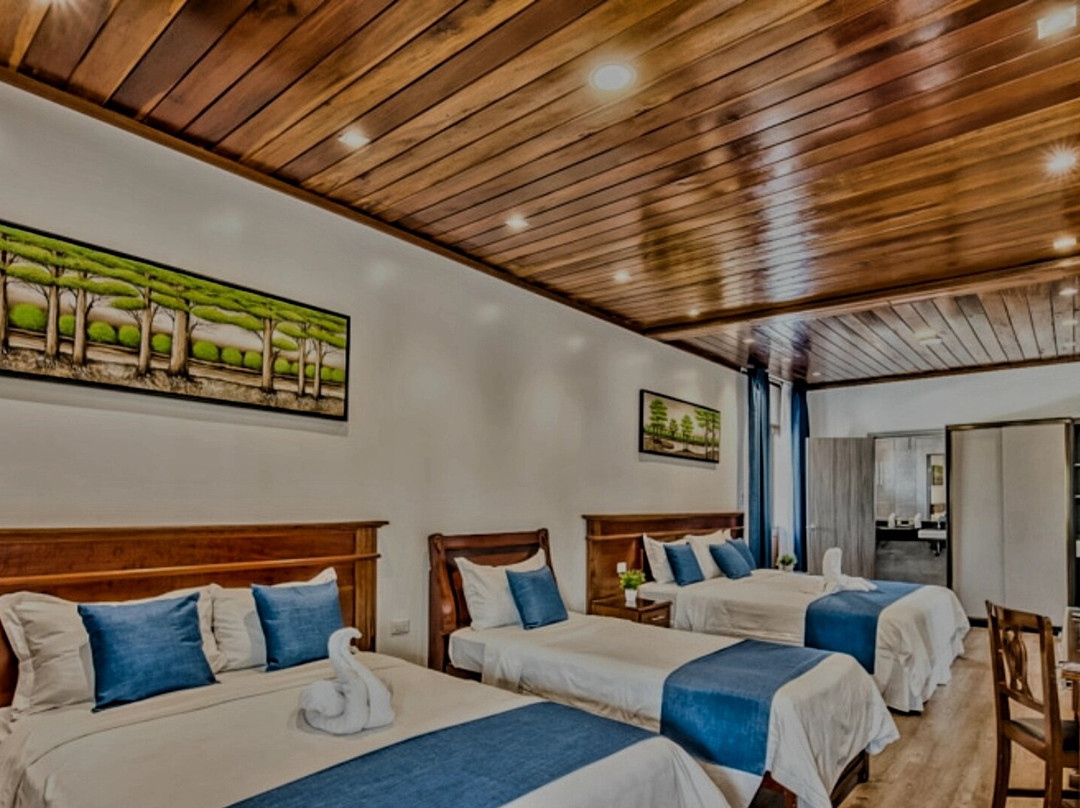 Swan's Cay Hotel主图