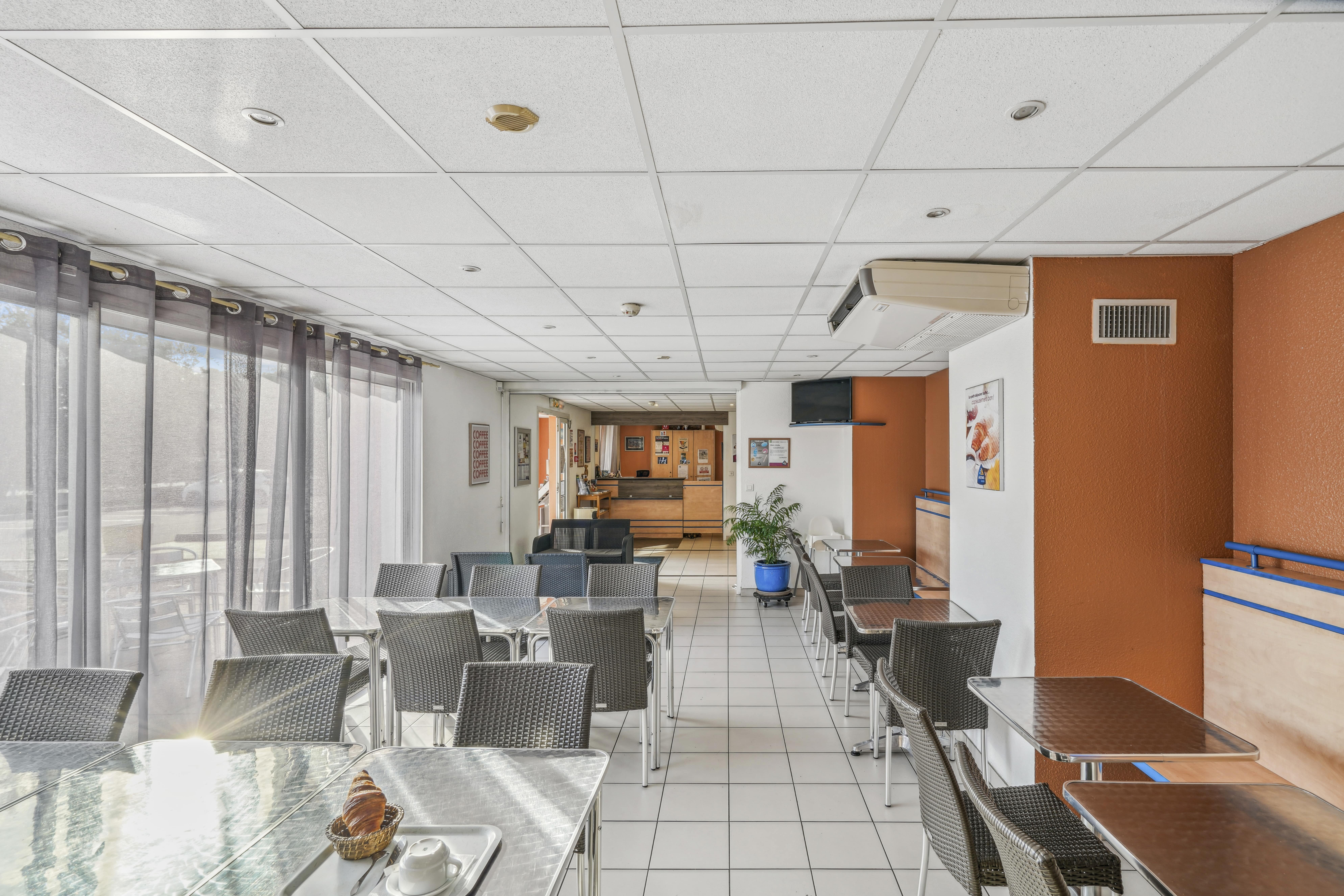 Hotel Akena City Chateaurenard-餐饮