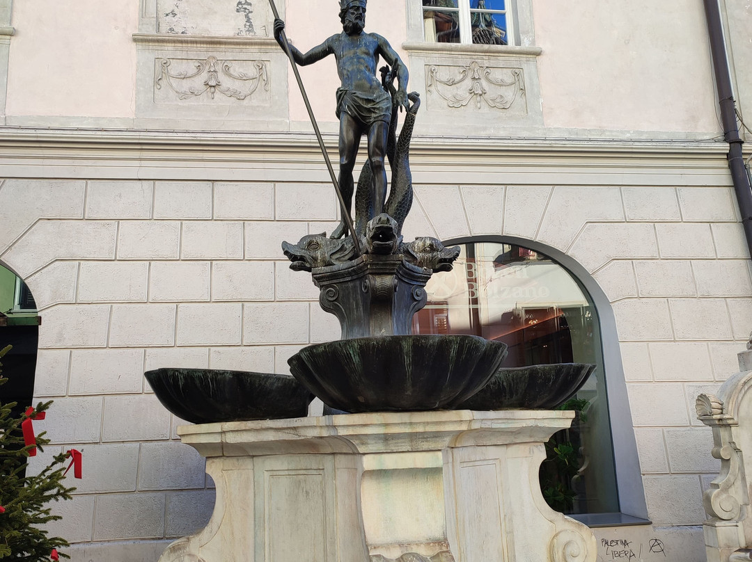 Fontana di Nettuno景点图片