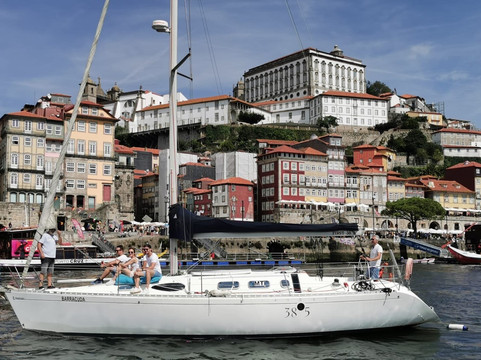 Barracuda tours & water sports center lda