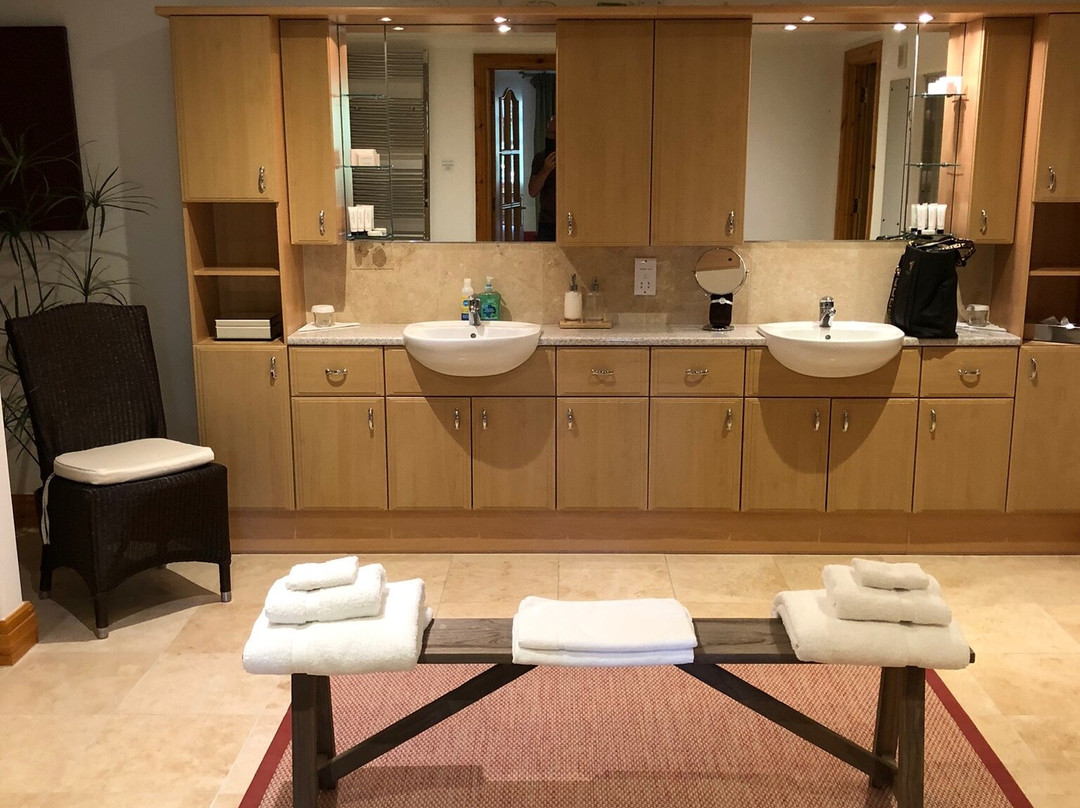 Sutherlands Guest House主图