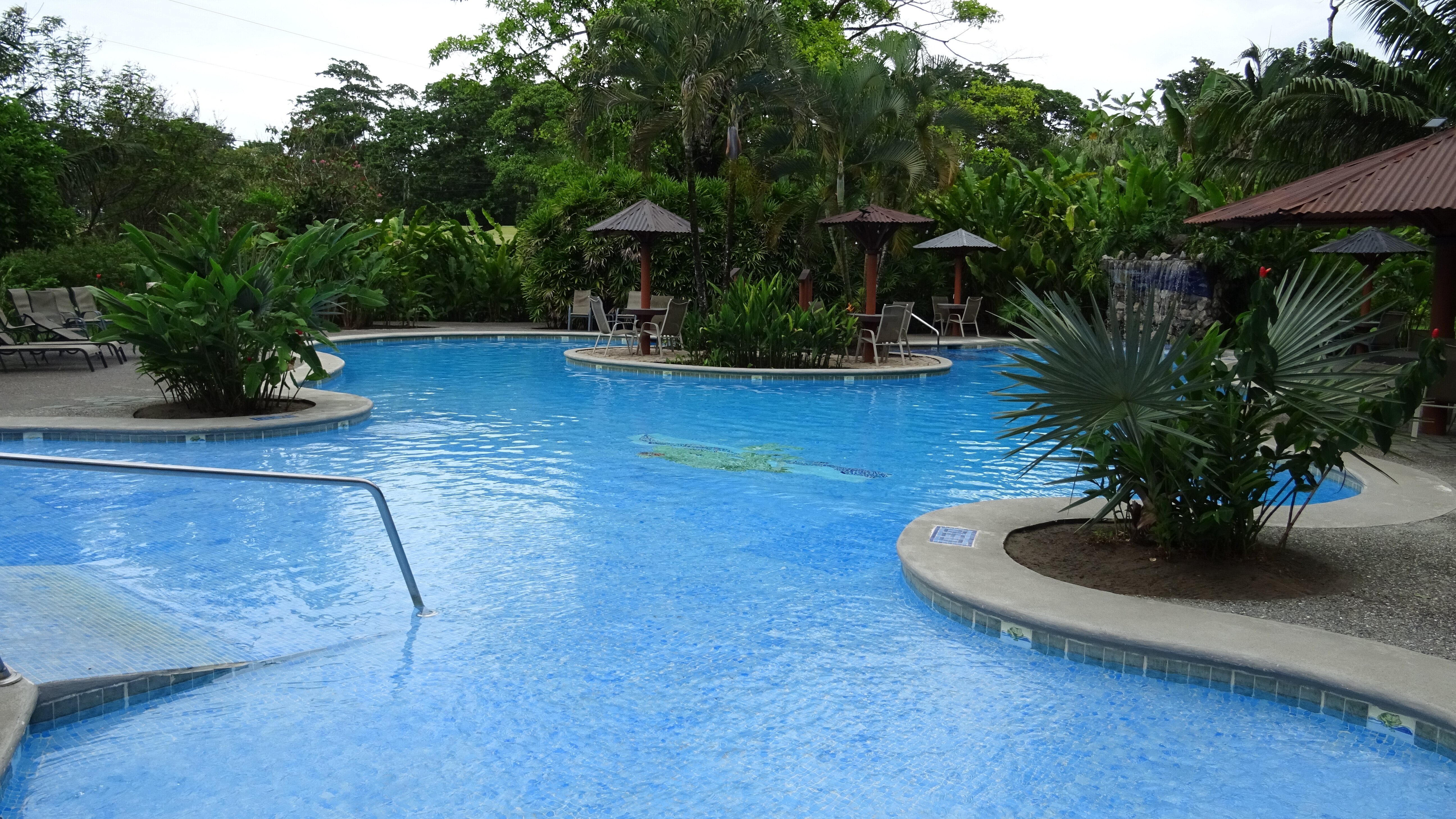 Laguna Lodge Tortuguero-泳池