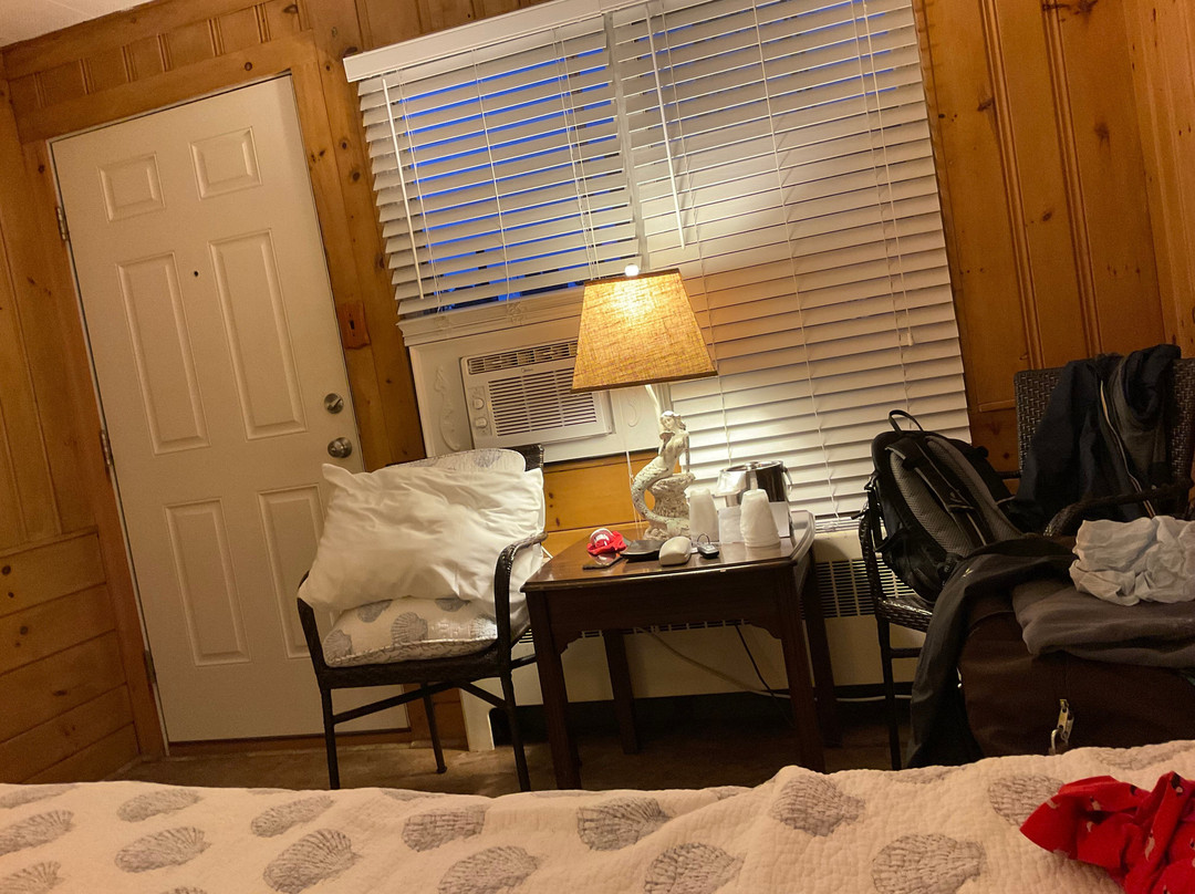 小镇海滩汽车旅馆主图