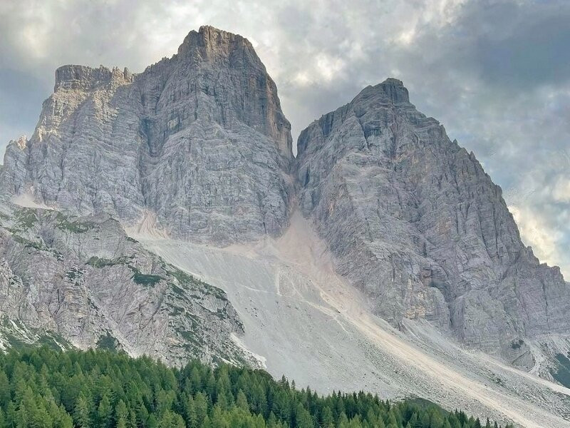 Passeggiata dal Rifugio Aquileia al Rifugio Città di Fiume景点图片