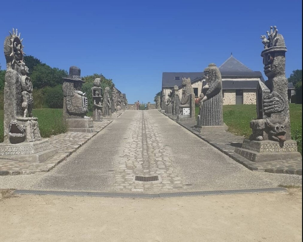 Musée Robert Tatin景点图片