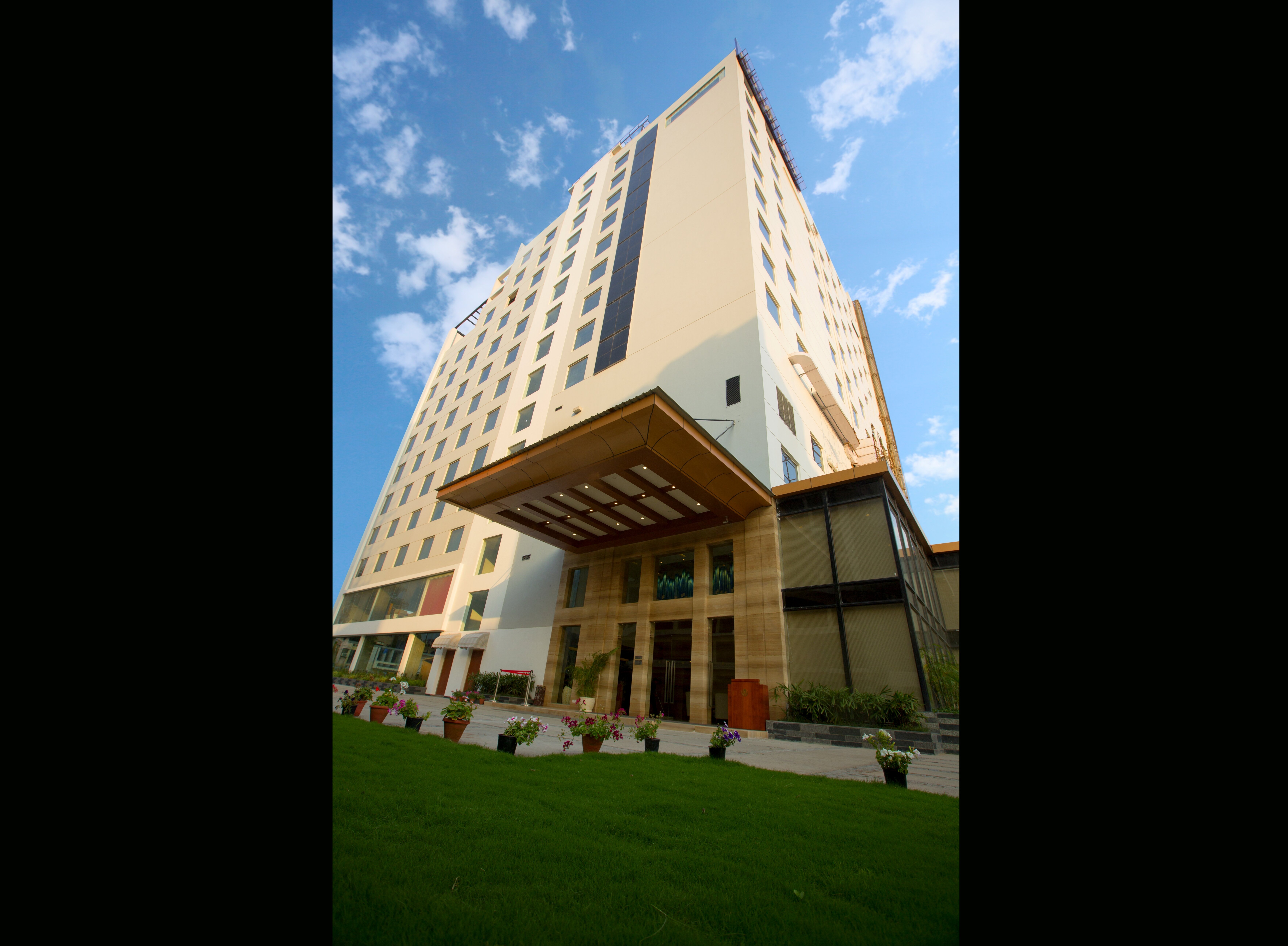 Ramada by Wyndham Ghaziabad Vasundhara-浴室