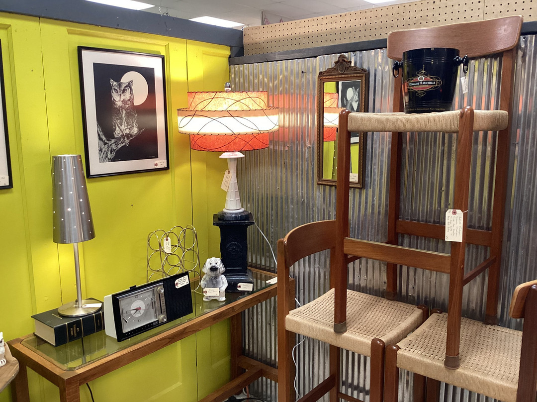 Mutiny Bay Antiques-Freeland必去景点