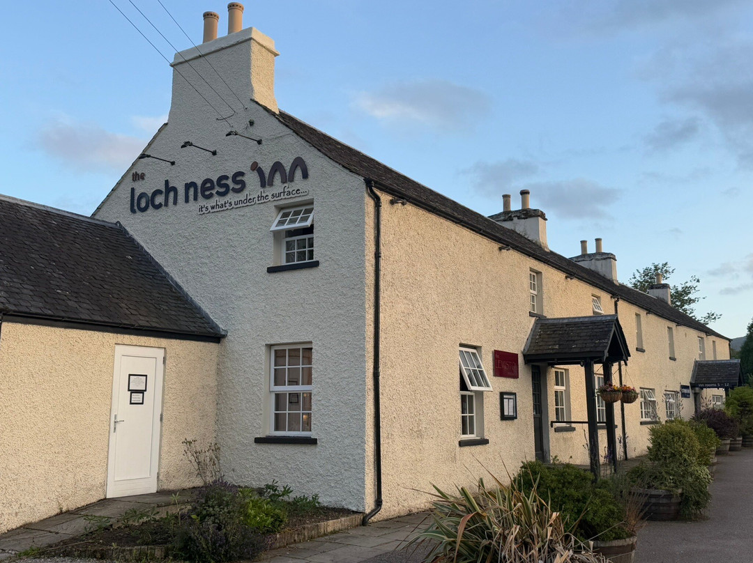 尼斯湖旅馆主图