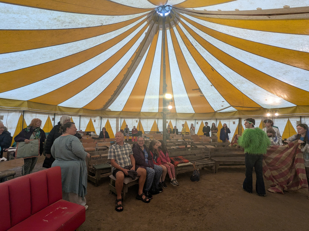 The Willow Globe-兰德林多德威尔斯必去景点