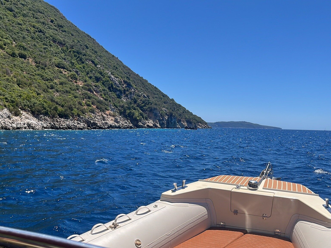 Blue Caves-Korithi必去景点