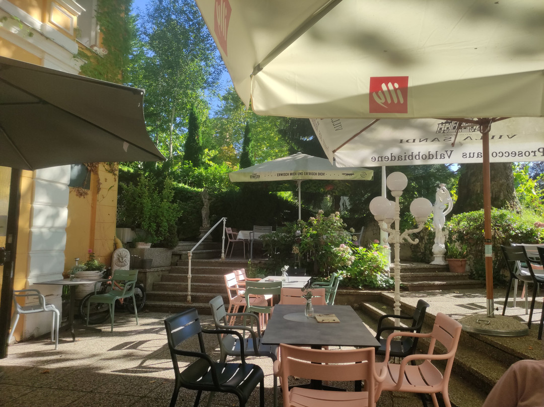 Cafe-Pension Columbia