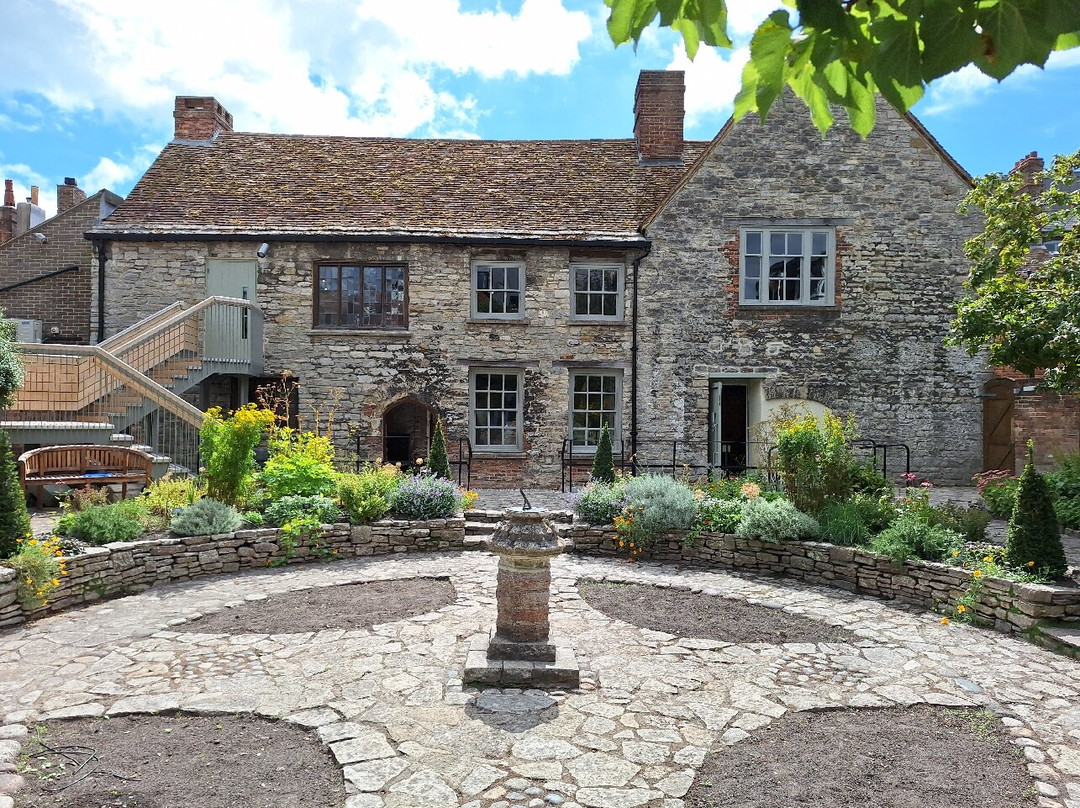 Scaplen's Court & Garden-普尔必去景点