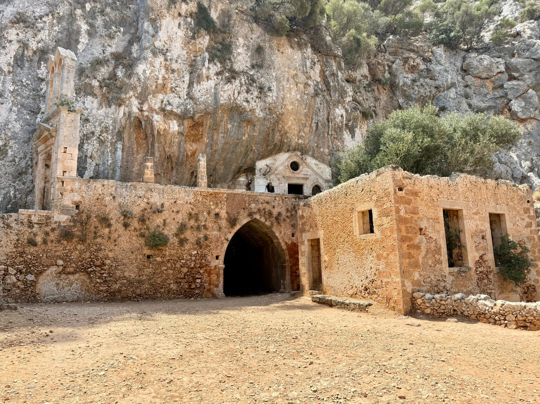 Katholiko Monastery-Akrotiri必去景点