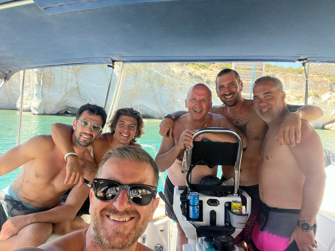 Odysseus A. Yacht Cruises-Adamas必去景点