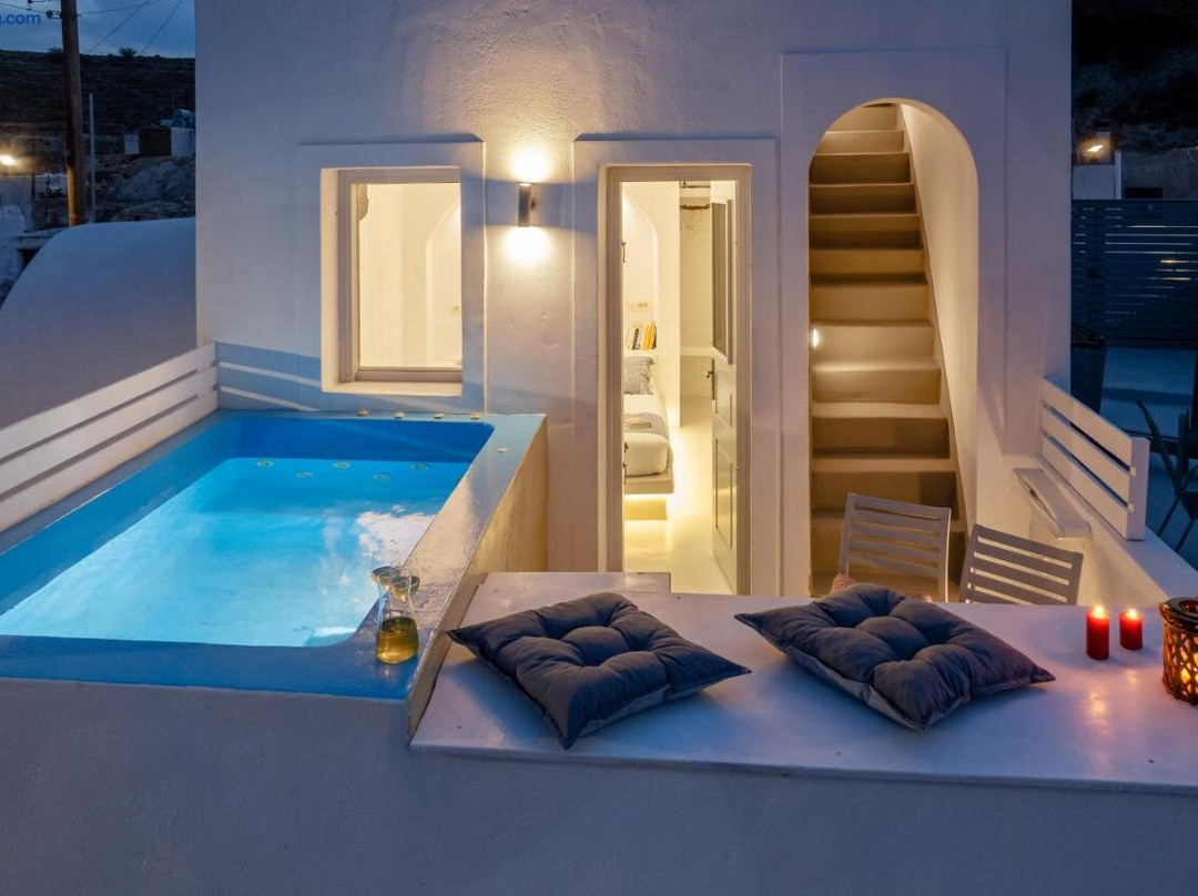 Santorita Suites
