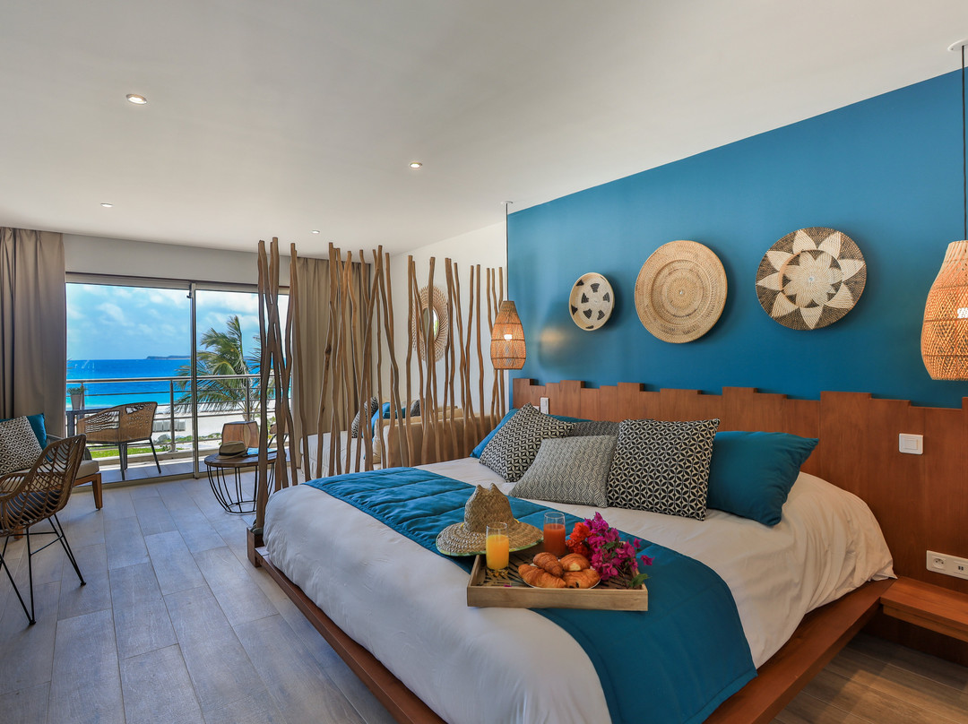 Orient Beach Hotel主图