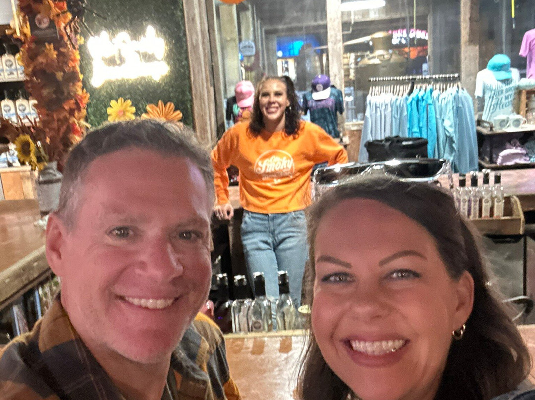 Ole Smoky Whiskey Barrelhouse-盖林柏格必去景点