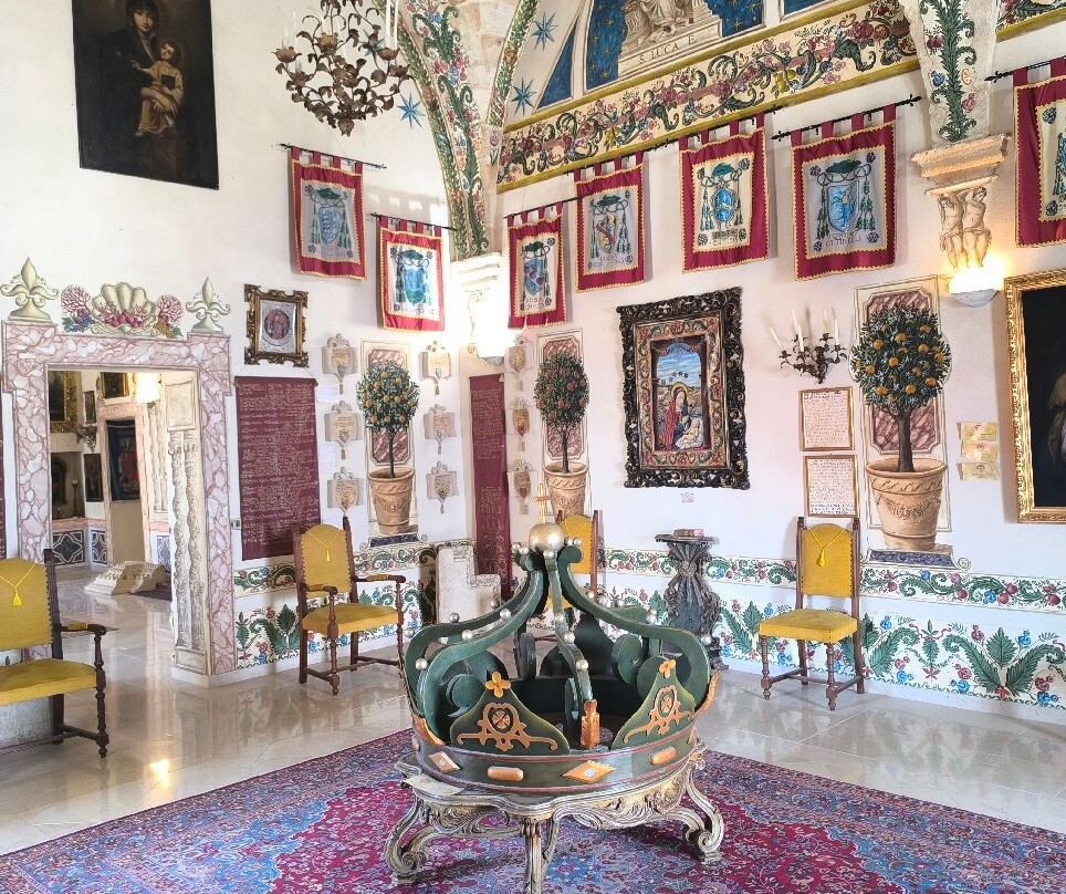 Palazzo vescovile castro-Castro必去景点