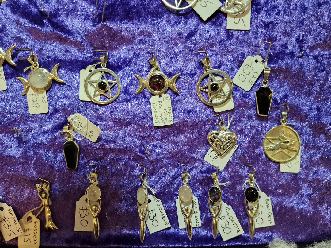 The Raven & Broomstick-莱顿巴扎德必去景点