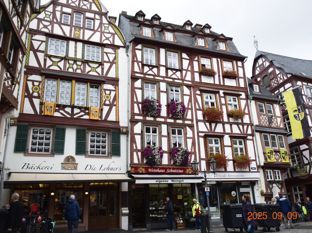 Mittelalterlicher Marktplatz-贝恩卡斯特尔－屈斯必去景点