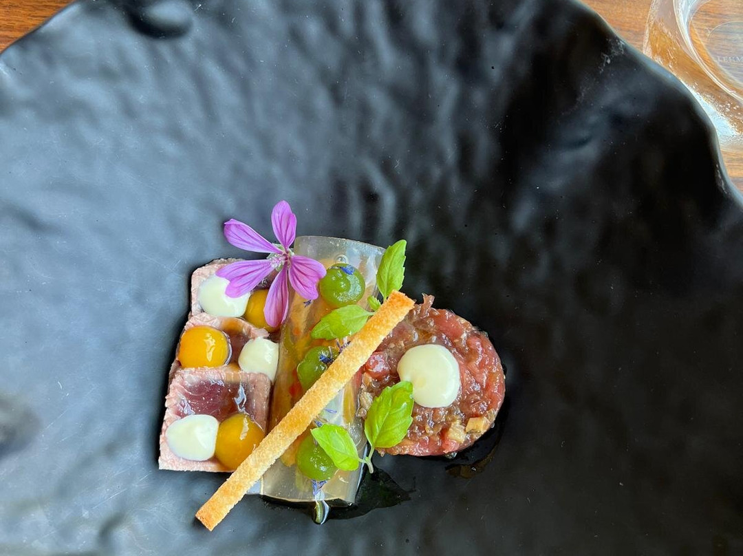 Le Prieuré Saint Jean de Bébian, MATTHIEU DELAUZUN-佩兹纳斯必去景点