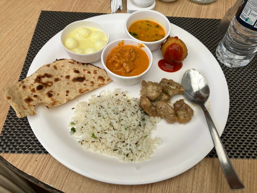 Sandipani Hometel主图