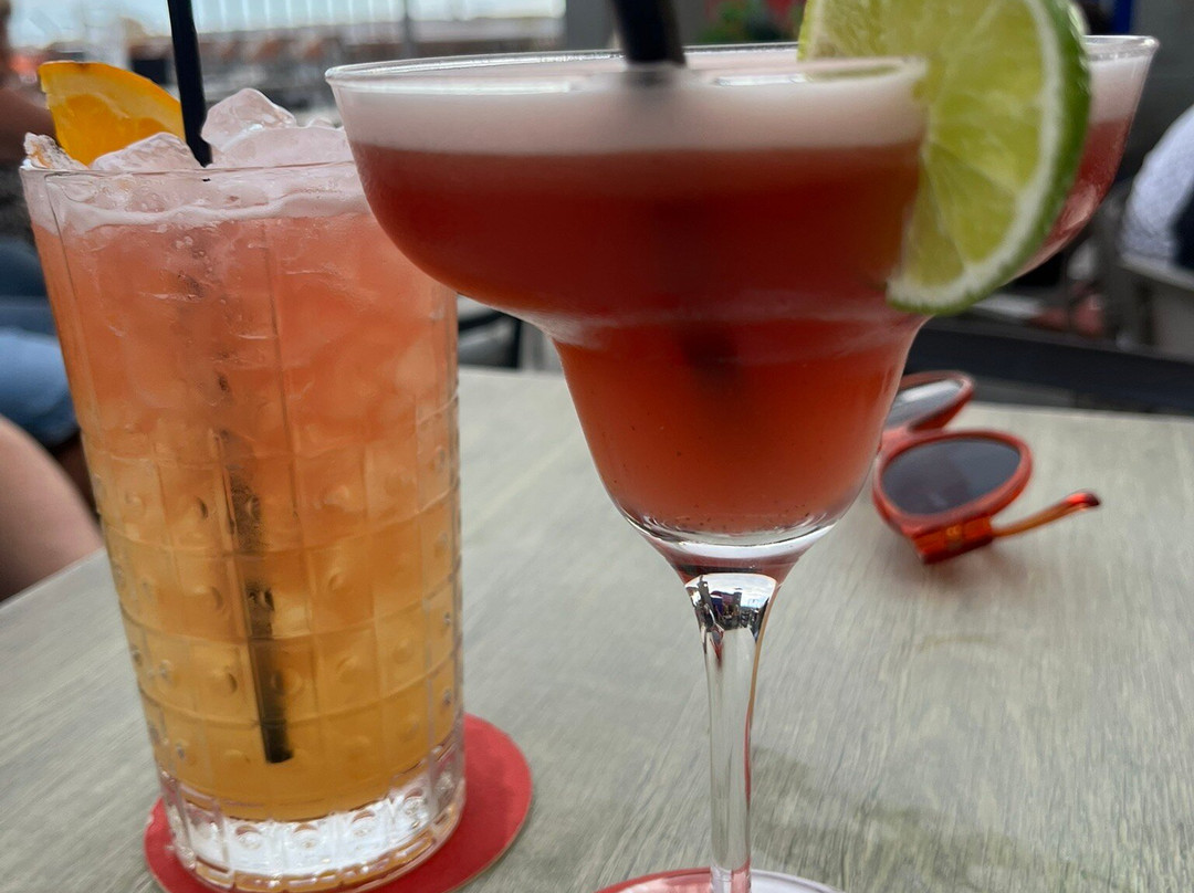 The Attic Rooftop Bar-洛斯克里斯蒂亚诺斯必去景点