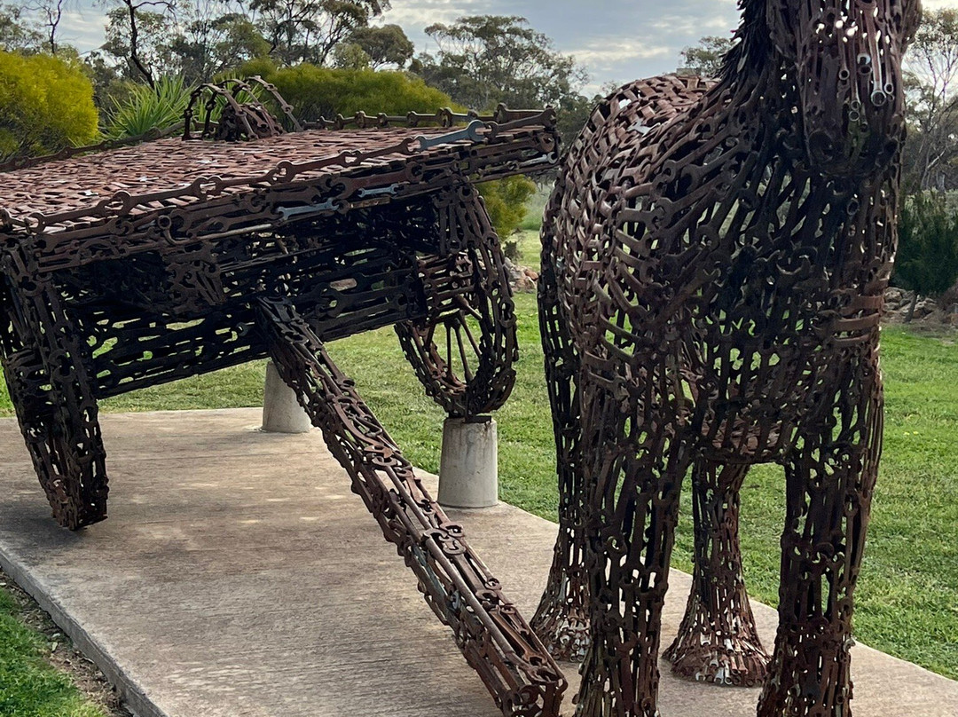 Piccoli’s Spanner Sculptures-Boort必去景点