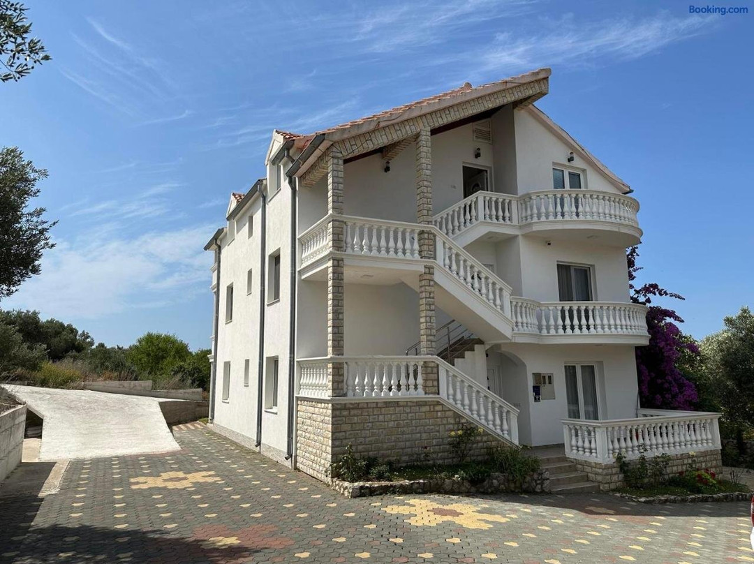 Apartmani Ljubica, Murter