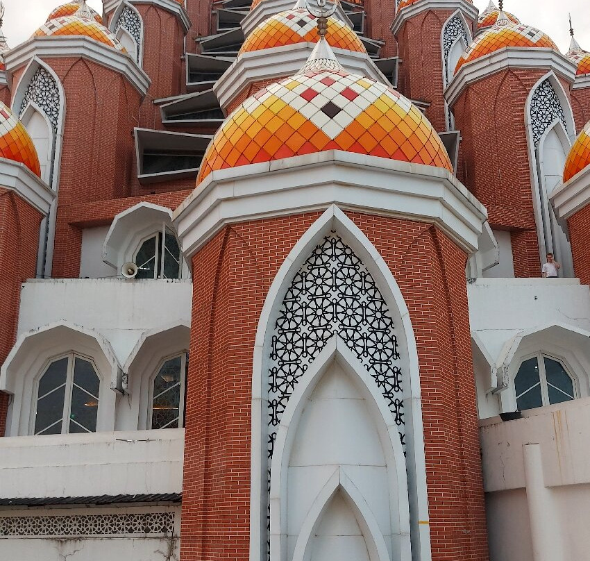 Makassar Mosque with 99 domes-孟加锡必去景点