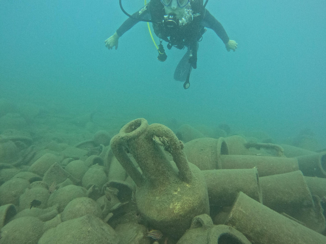 Blue Thunder Diving-利马索尔必去景点