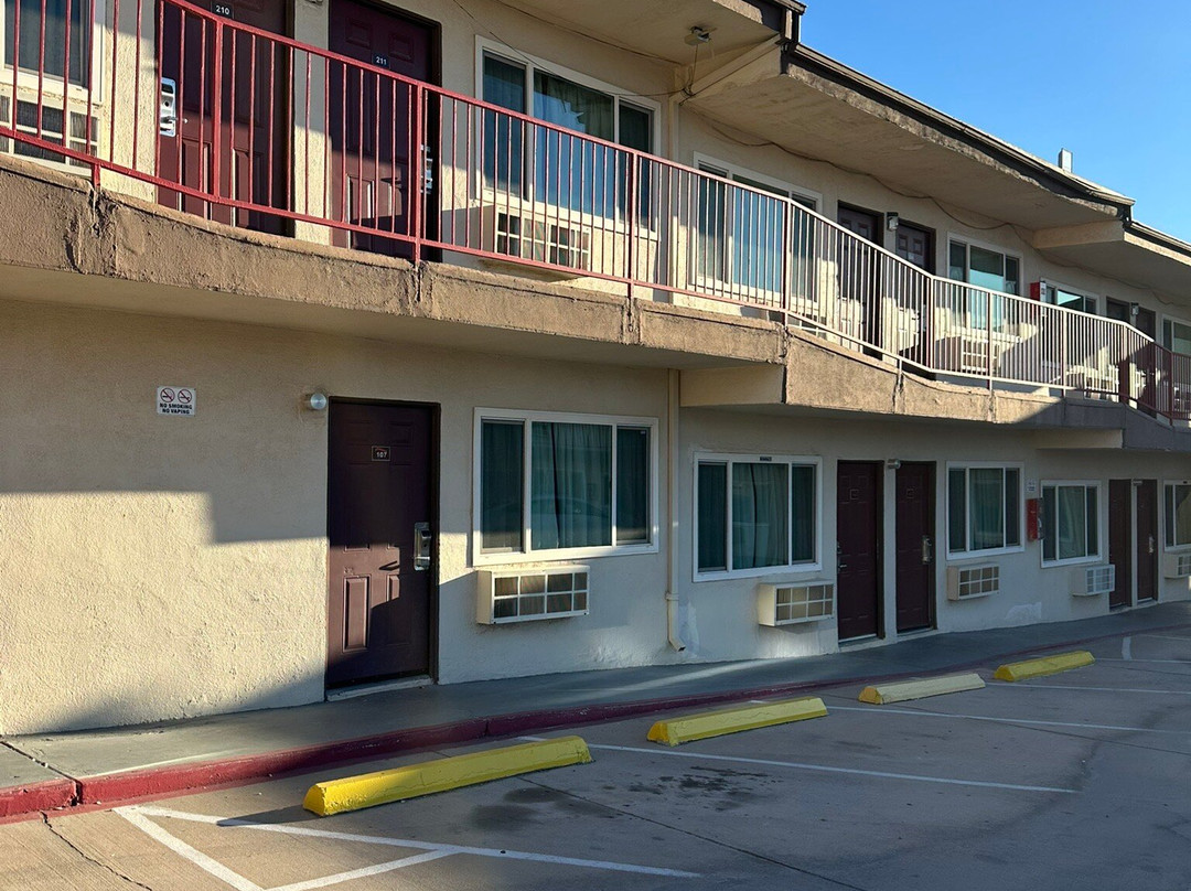 Red Roof Inn Needles主图