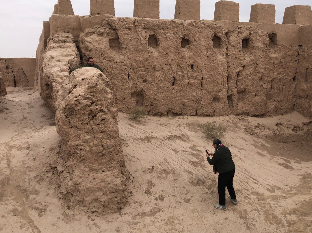 Fortress Toprak Kala-Bustan必去景点