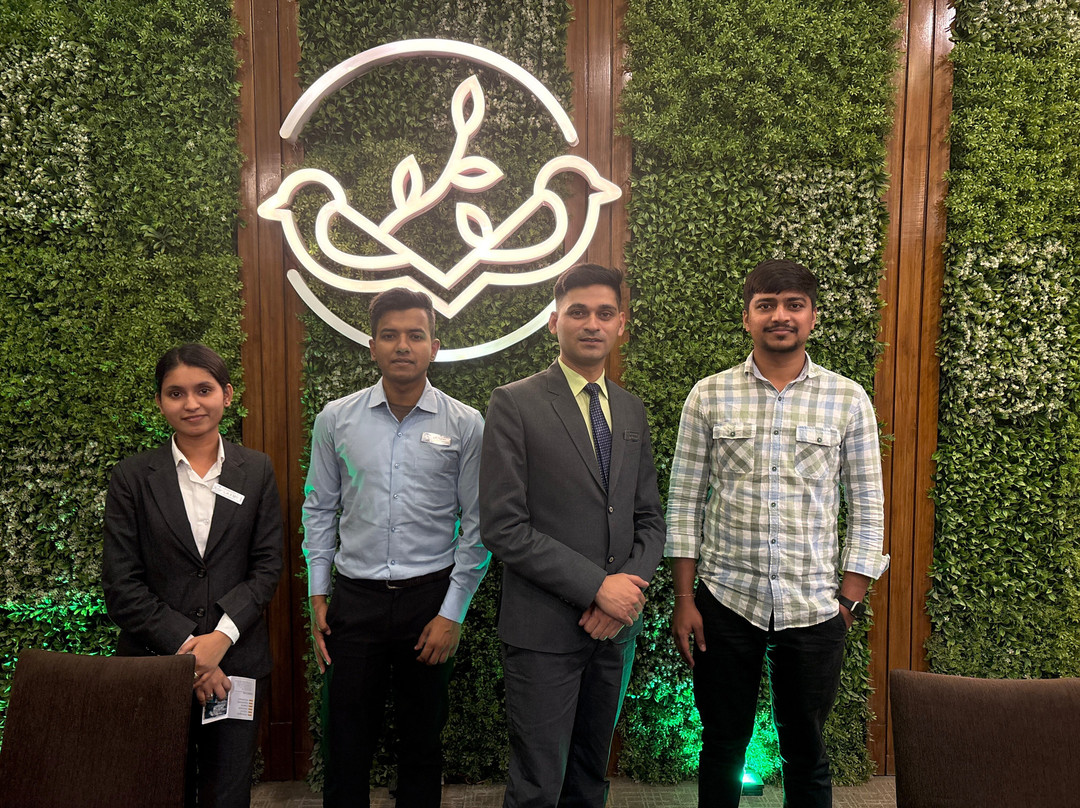 Renest Gandhidham主图