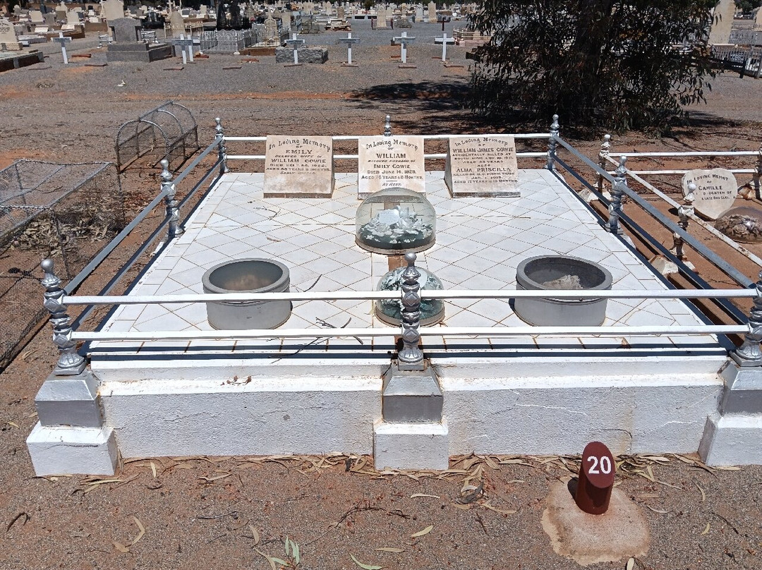 Broken Hill Cemetery Walk-布罗肯希尔必去景点