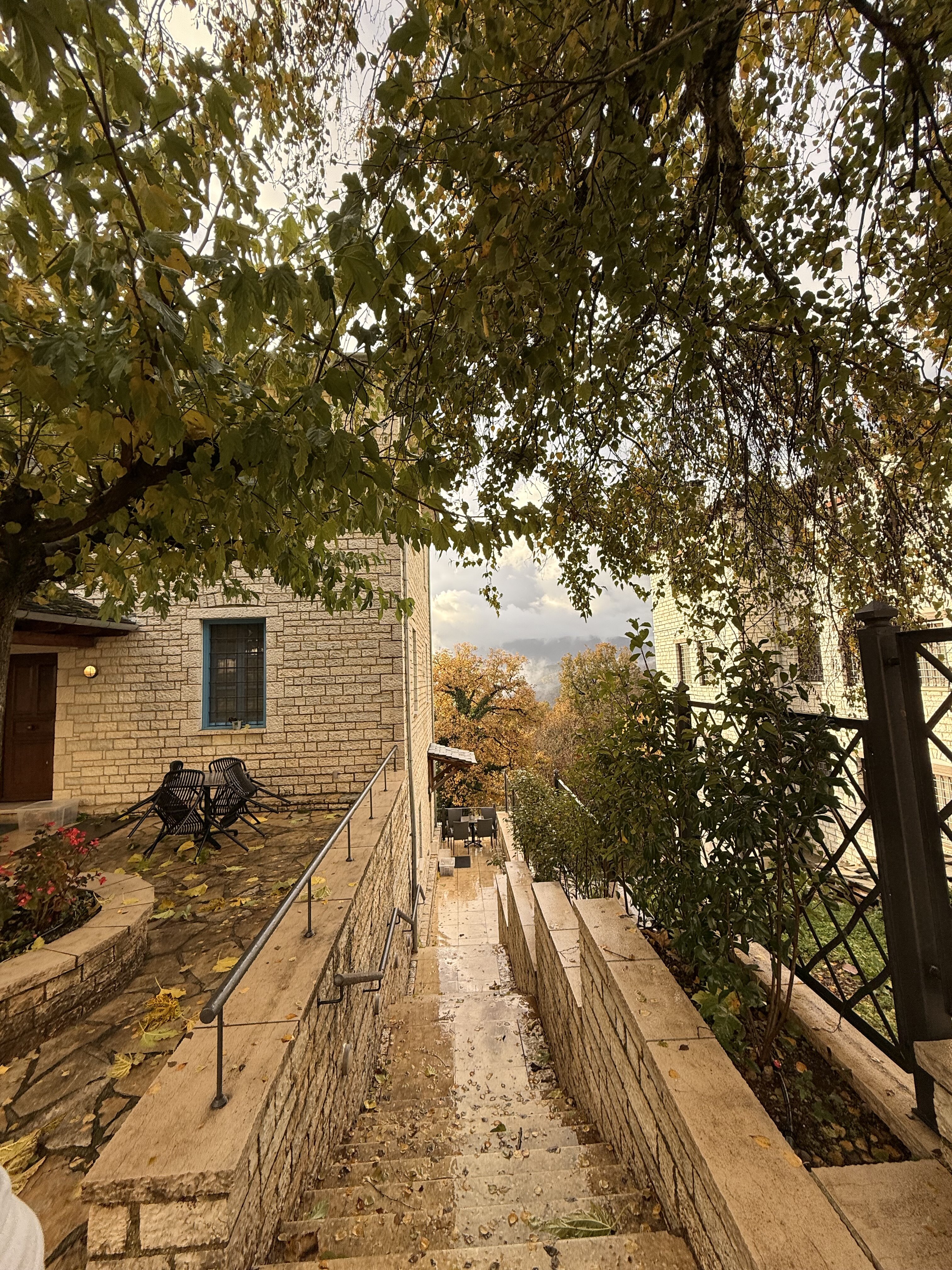 扎格里套房酒店-官方