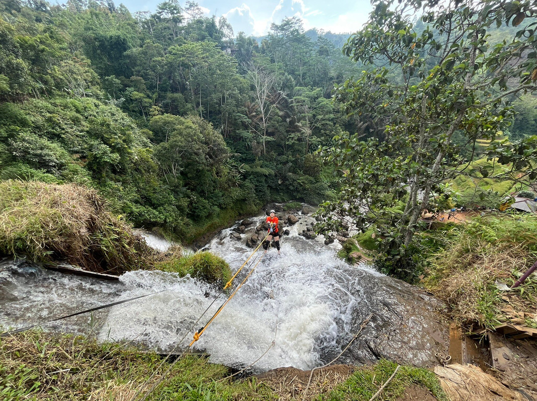 Cikondang Waterfall-Cianjur必去景点