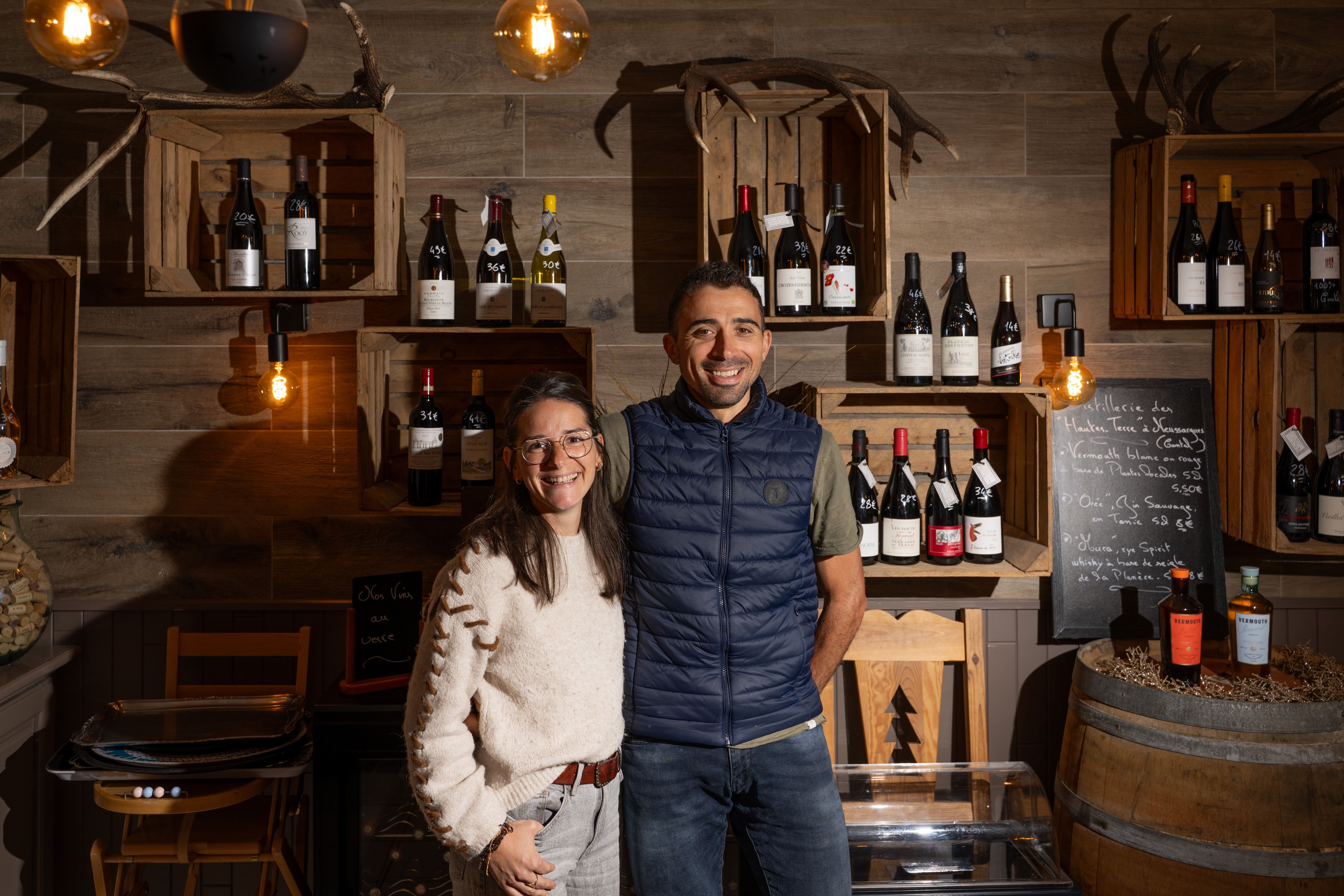 Hôtel l'Escoundillou Saint Jacques des Blats-餐饮